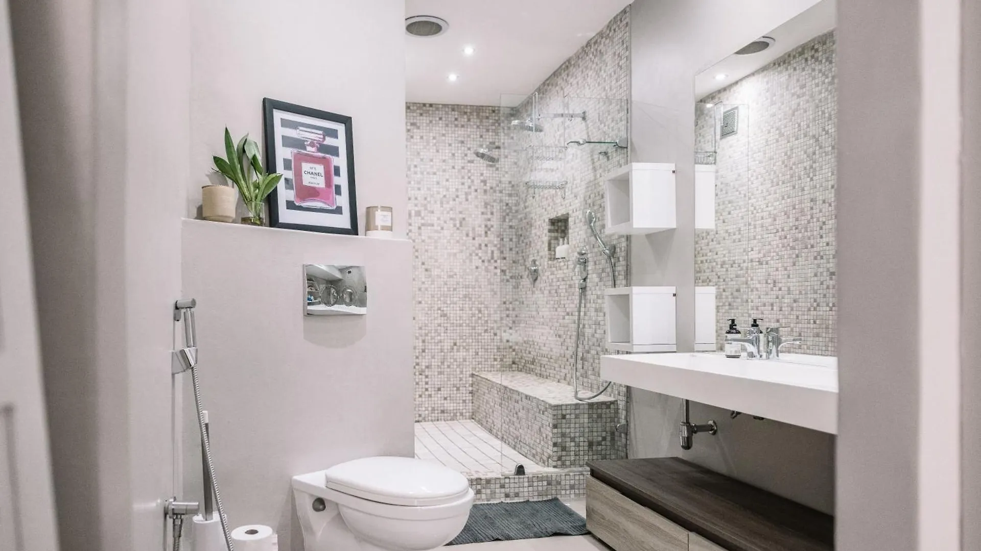 Charming 1 Bed On Bree Street With Stunning Views Apartment Cape Town